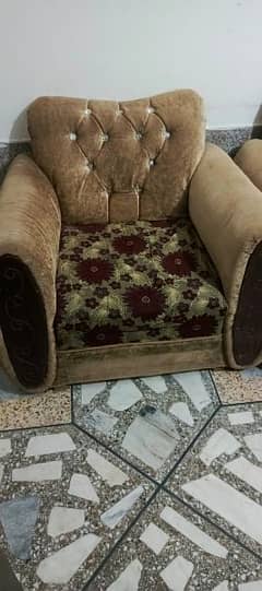 sell sofa set 0