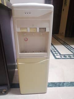 water dispenser in used condition