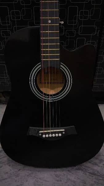 Affordable guitar with accessories 2