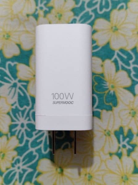 OnePlus charger 11 model 100w super vooc 100% original box pulled 2