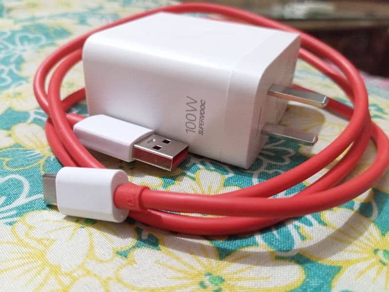 OnePlus charger 11 model 100w super vooc 100% original box pulled 3