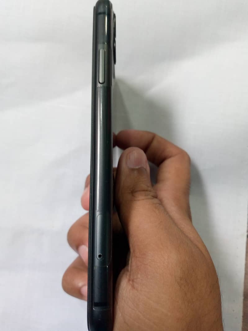 Iphone 11 Factory Unlock Sealed Phone 10/10 ok 8