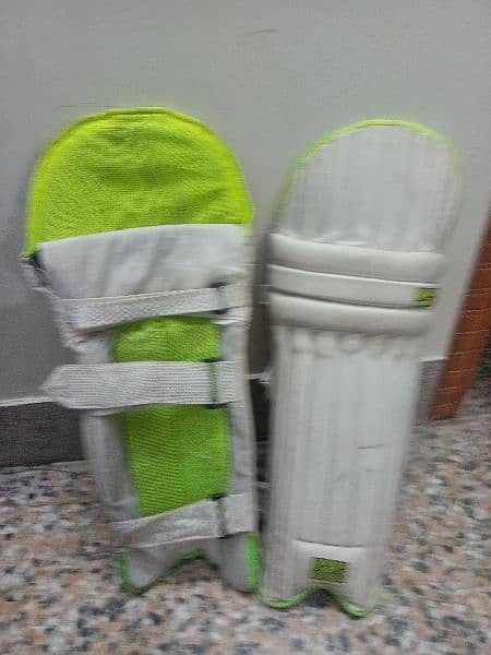 cricket pads kit . 5