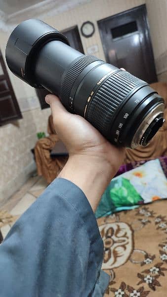 70-300 mm Tamron lens for Nikon camera 1