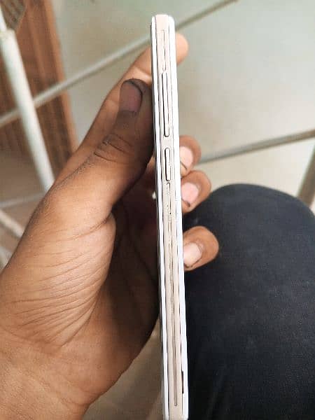 vivo mobile for sale 4/48 wathapps number 03155107331 2