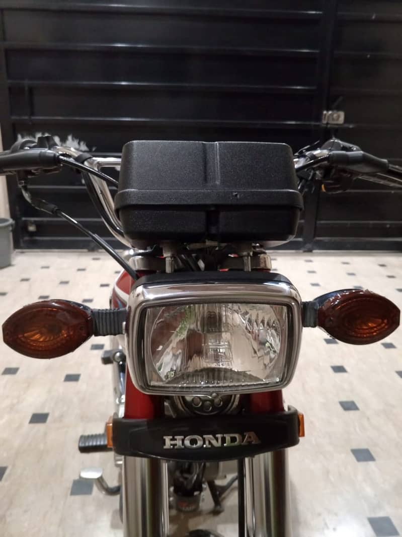 Honda CG 125 2023 14