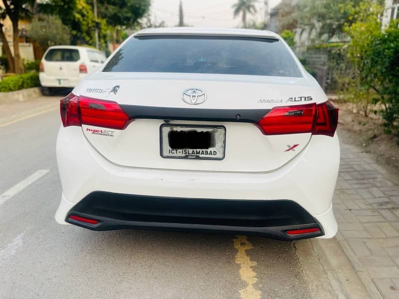 Toyota Corolla Altis 2015 1