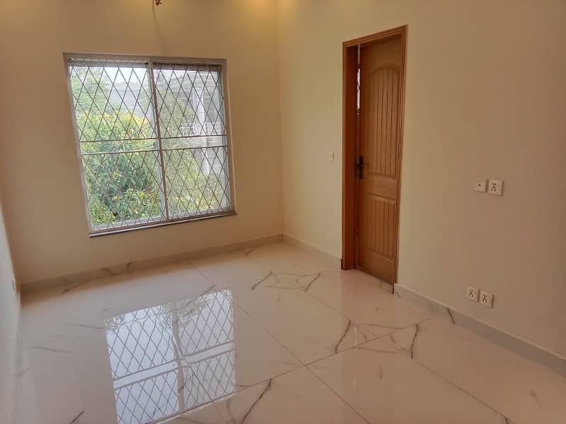 10 Marla Beautiful Bungalow Like Brand New for Rent in T Block Phase 2 DHA Lahore 25