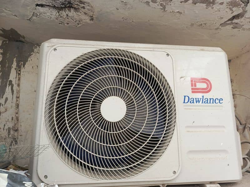 dawlance 1.5 innercon Inverter in excellent condition never repaired 8