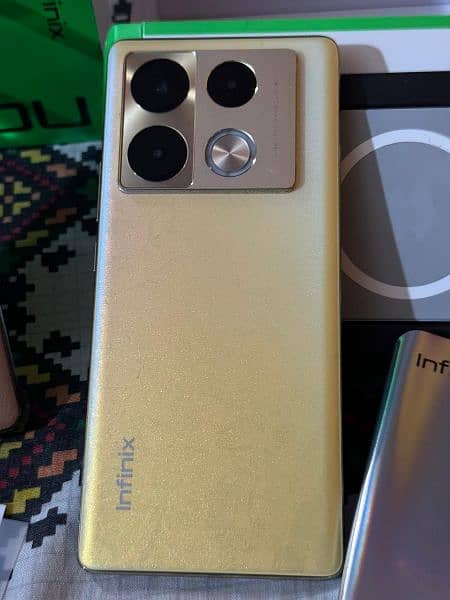 Selling Infinix note 40pro 1mnth slightly used 10/10 lush condition 1