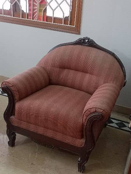 good quality 1 seater sofa 1