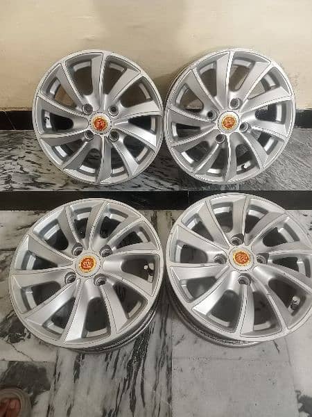 13" Inch Alloy rims fresh condition 4