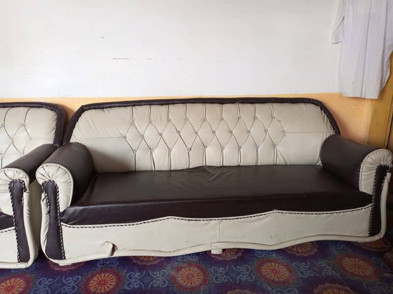 leather sofa set for sale. . excellent condition. . 2