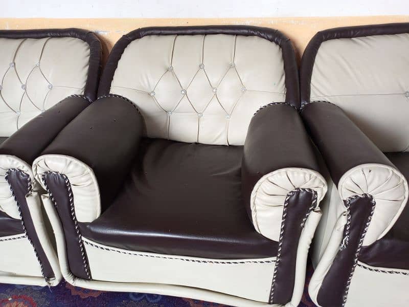 leather sofa set for sale. . excellent condition. . 3
