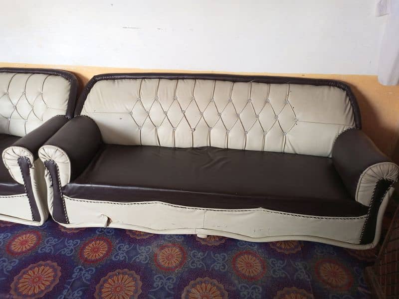 leather sofa set for sale. . excellent condition. . 6