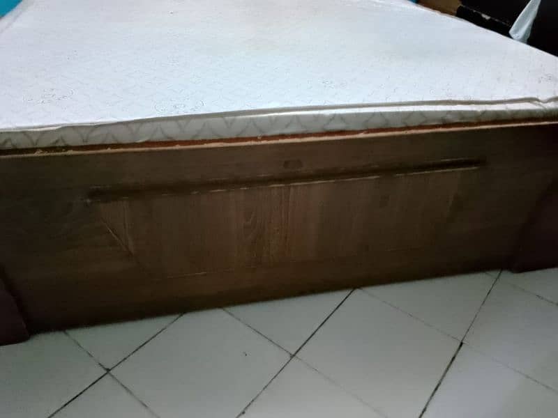 king bed used with metres 3