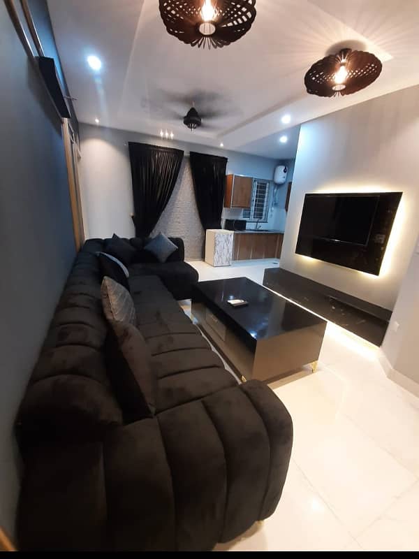 1 Bedroom VIP Full furnish flat per day available in Bahria town Lahore 18