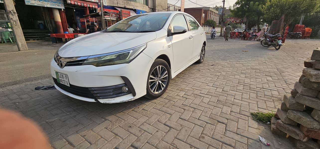 Toyota Altis Grande cvt-i 2017 3