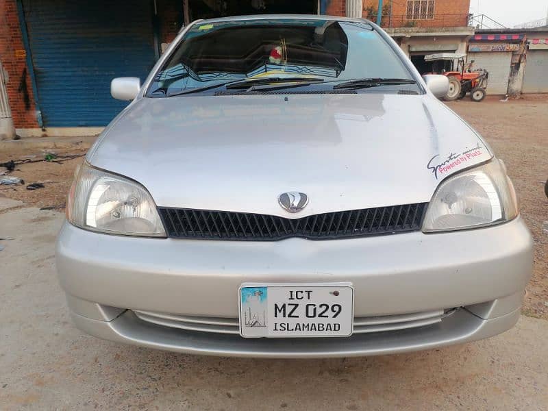 Toyota Platz 2000 model 1000cc urgent for sale 0