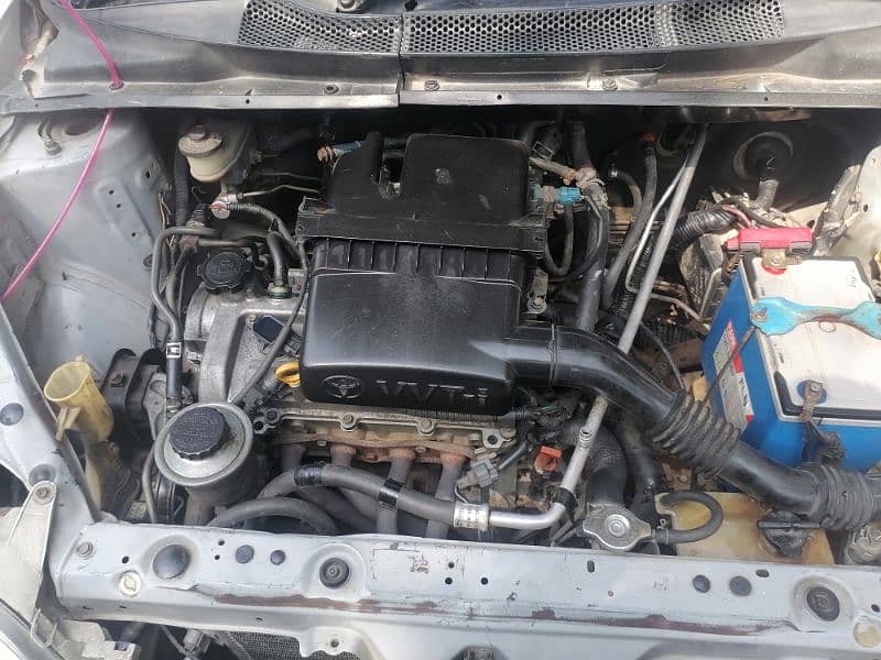 Toyota Platz 2000 model 1000cc urgent for sale 2