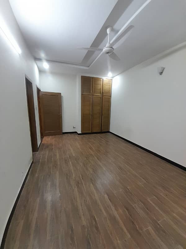 7 Marla Ground Portion For Rent In G-13 Islamabad 4