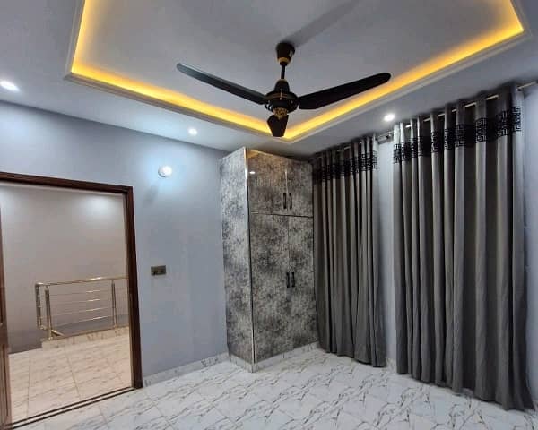 Triple Storey 3 Marla House Available In Bismillah Housing Scheme - Block A For sale 9