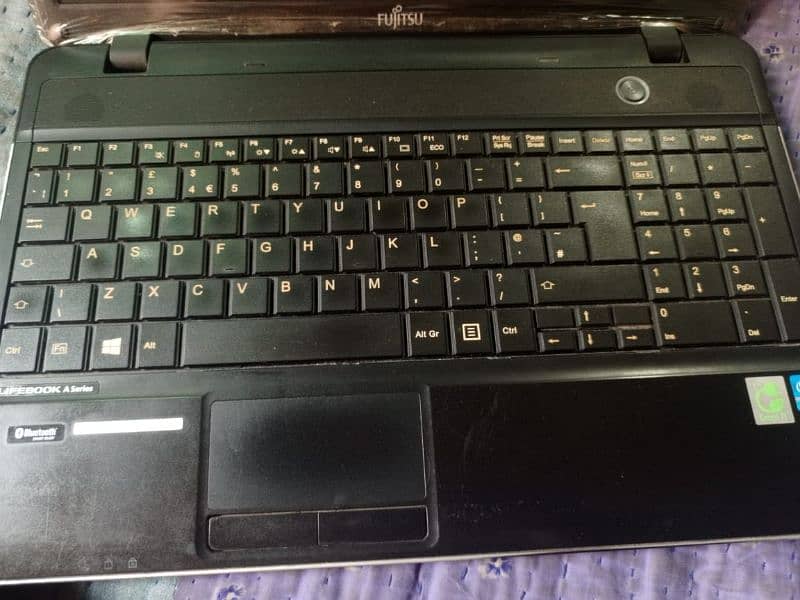 Laptop 8/300 1