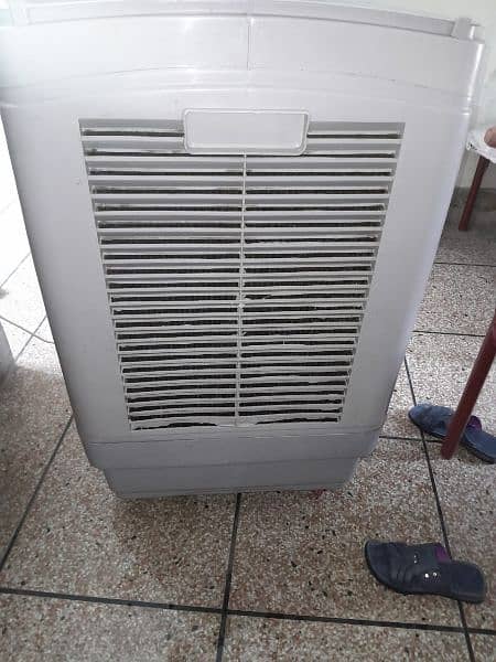 Sabro air cooler with cooling pads 4