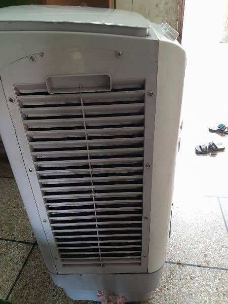 Sabro air cooler with cooling pads 6
