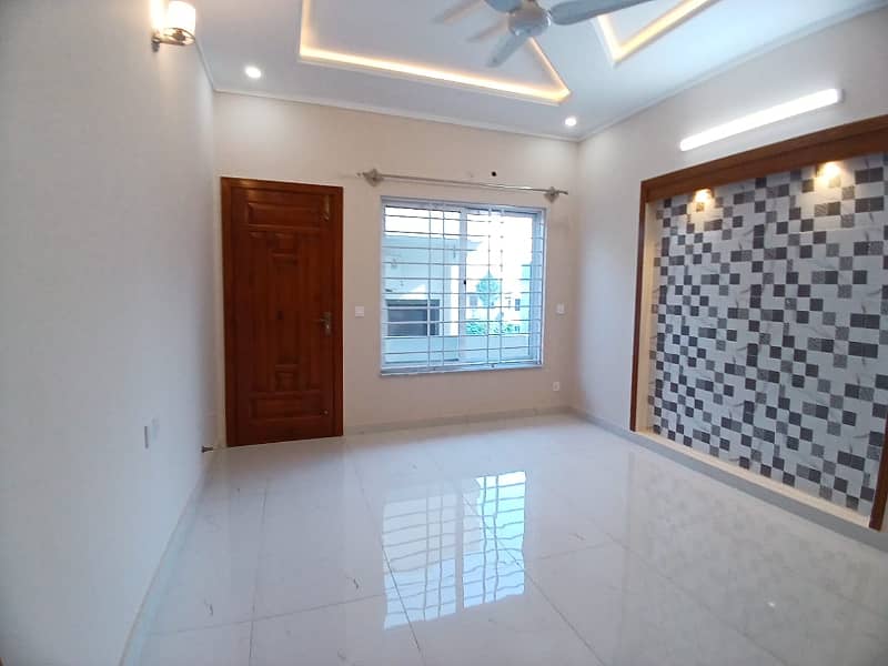 7 Marla Full House For Rent In G-13 Islamabad 7