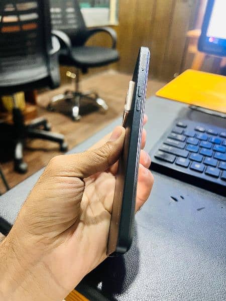 Oppo F21 Pro Slightly Used 1