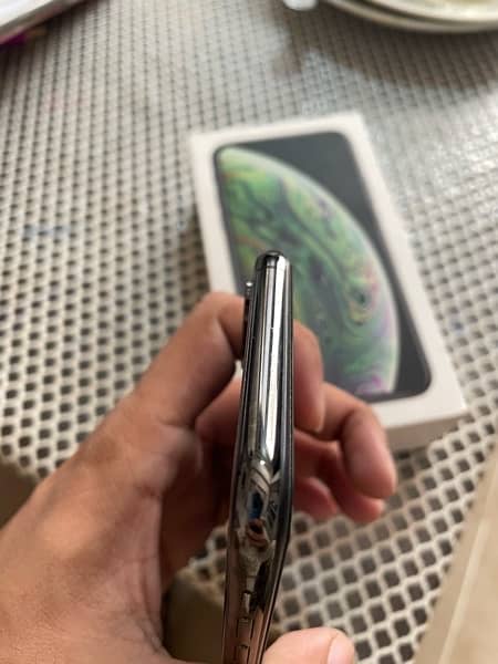 Iphone Xs 256gb pta approved with box and genuine charger 8