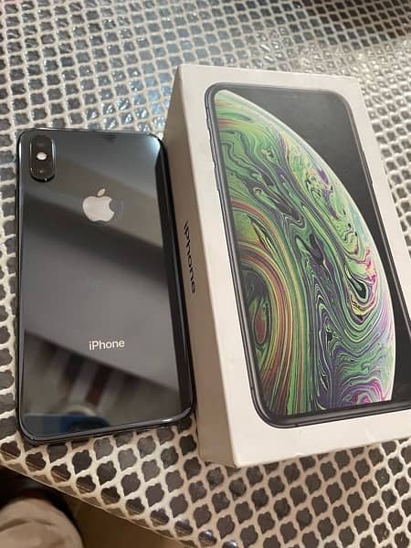 iphone Xs 256gb dual approved with box and charger 1