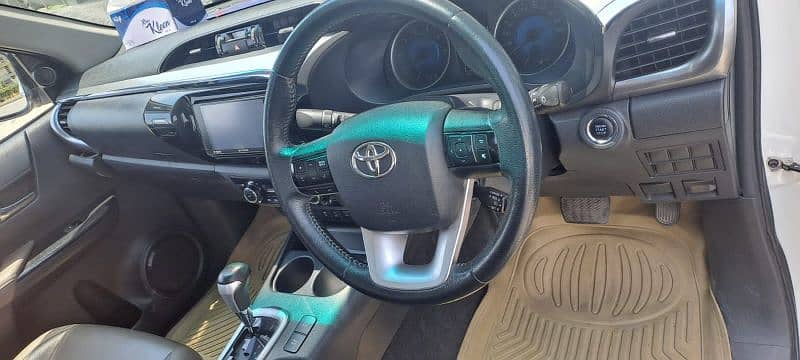 Toyota Hilux Revo V 2019 6