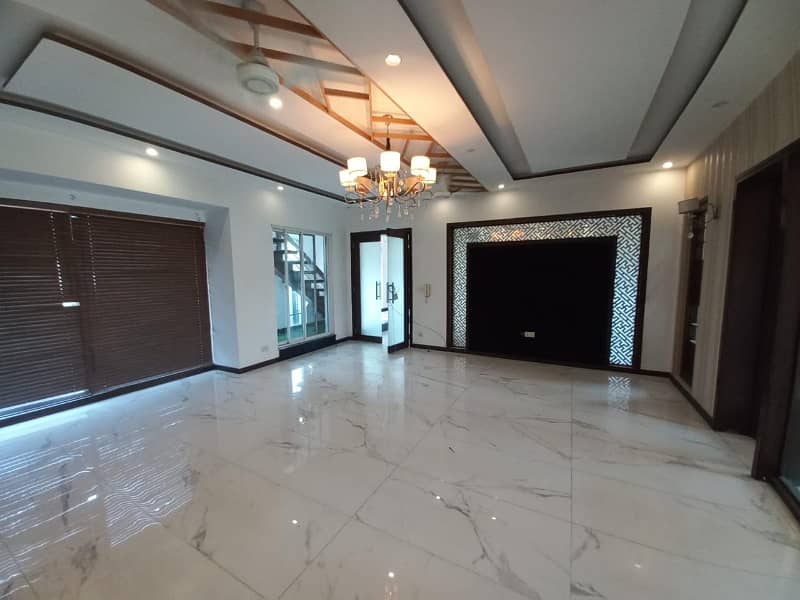 1 KANAL FULL HOUSE AVAILABLE FOR RENT IN DHA PHASE 6 7