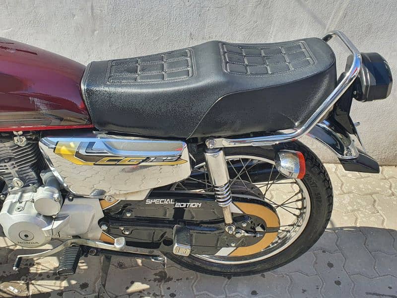 Honda 125 special edition 6