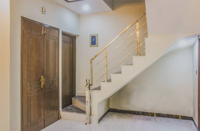 Double Storey 4 Marla House Available In Ferozepur Road For sale 9