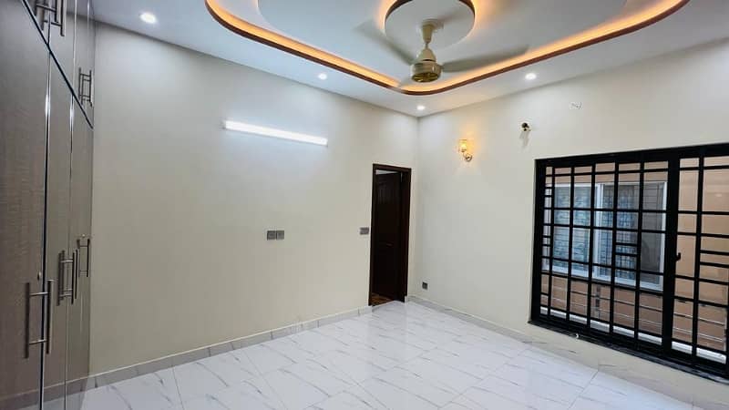 Double Storey 10 Marla House Available In Ferozepur Road For sale 15