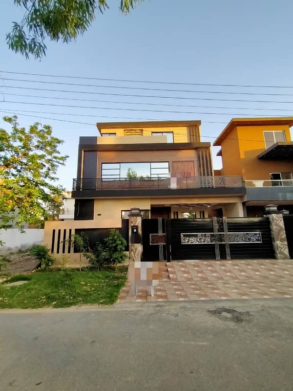 Double Storey 10 Marla House For sale In Central Park - Block G Lahore 2