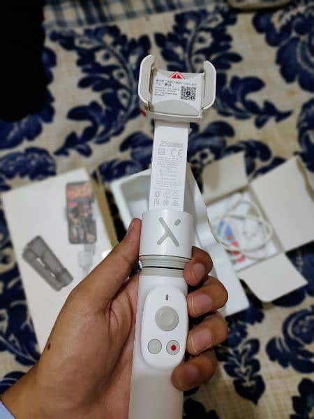 zhiyun smooth X gimbal and selfie stick ,for sale 10/10 condition 2