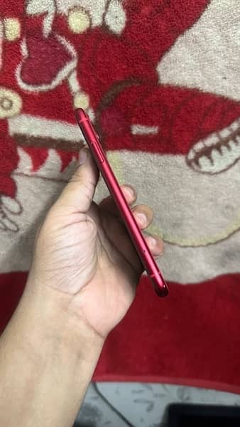 iphone 11 Red Product 3