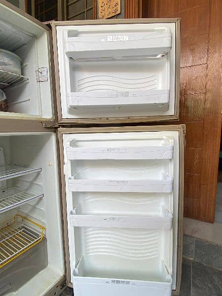 Dawlance Medium size fridge for sale 3