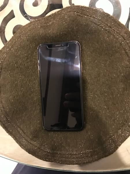 IPhone XS 64 GB Factory unclok Non Active 10/10 8