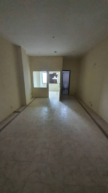 Ideal 400 SqFt Office for Rent on Main Boulevard Gulberg Lahore 4