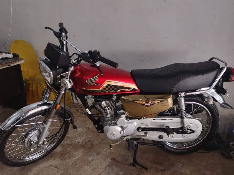 CG 125 GOLDEN EDITION 9