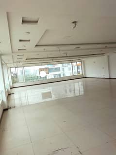 8 Marla Commercial Hall Is Available For Rent In Tulip Block Main Boulevard Of Bahria Town. 0