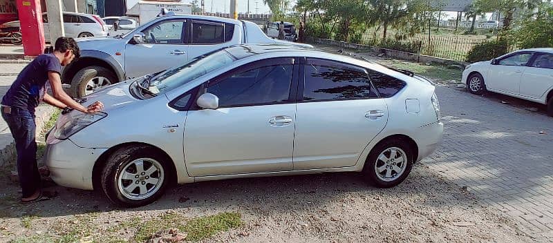 Toyota Prius 2011 4