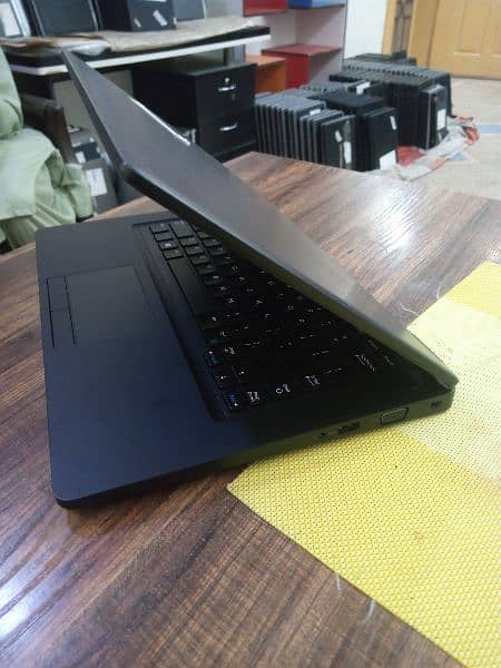 Dell latitude E5490 I5 8th gen 3