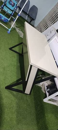 Office Study Gaming Tables Desk Available