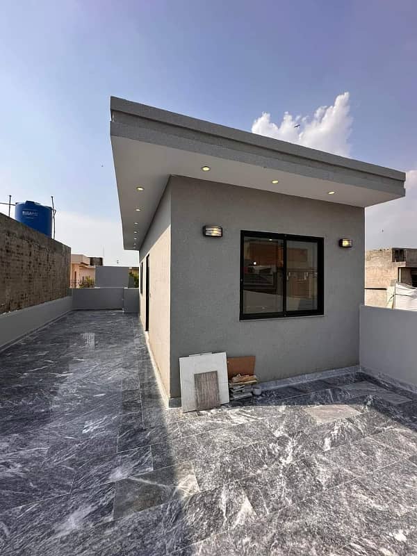 05 Marla Brand New Luxury Modern House For Sale In Revenue Cooperative Society Johar Town 6
